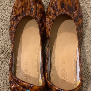 Tortoise Shell patent size 10 gently used Tieks.